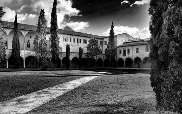 chiostro-grande-santa-maria-novella-florence-dance-festival-Bw-1030x582 - Saggio Florence Dance Center